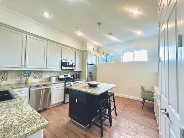 2609 Riverside Drive C, Houston, TX 77004