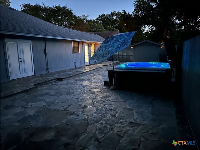 1904 N Harding Avenue, Cameron, TX 76520