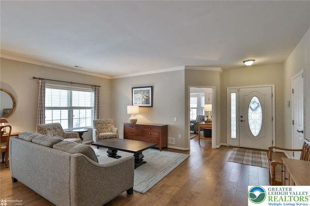 5444 Loyal Drive, Hanover Twp, PA 18017