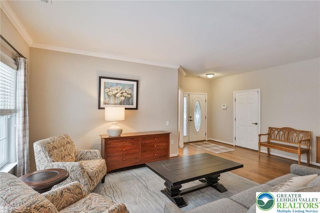 5444 Loyal Drive, Hanover Twp, PA 18017