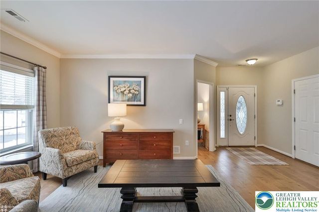 5444 Loyal Drive, Hanover Twp, PA 18017