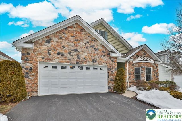 5444 Loyal Drive, Hanover Twp, PA 18017