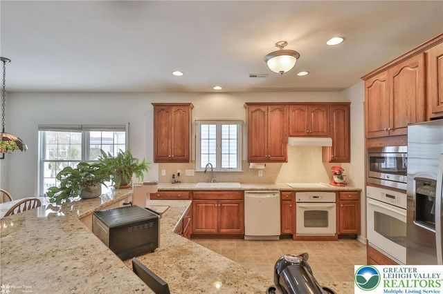 5444 Loyal Drive, Hanover Twp, PA 18017