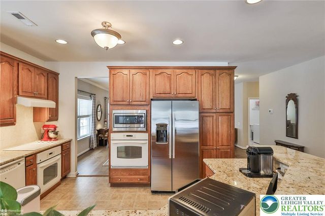 5444 Loyal Drive, Hanover Twp, PA 18017