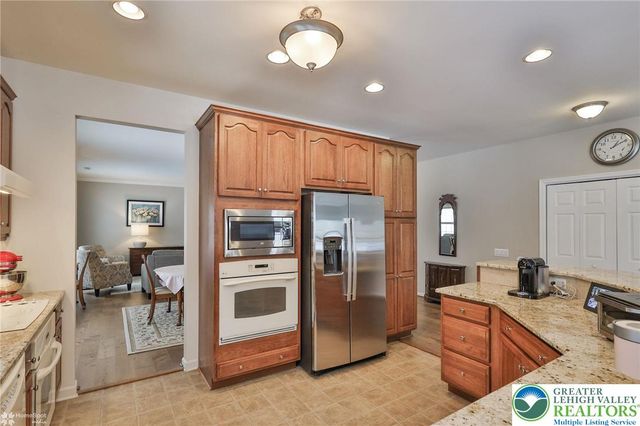 5444 Loyal Drive, Hanover Twp, PA 18017