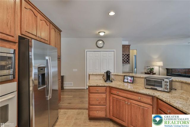 5444 Loyal Drive, Hanover Twp, PA 18017