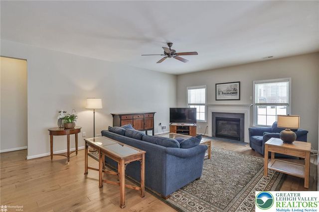 5444 Loyal Drive, Hanover Twp, PA 18017