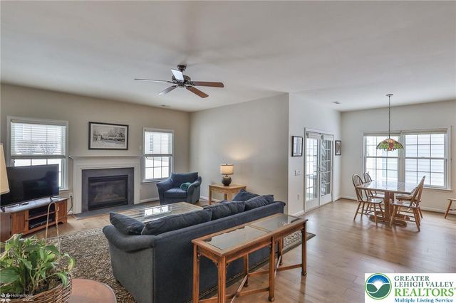 5444 Loyal Drive, Hanover Twp, PA 18017