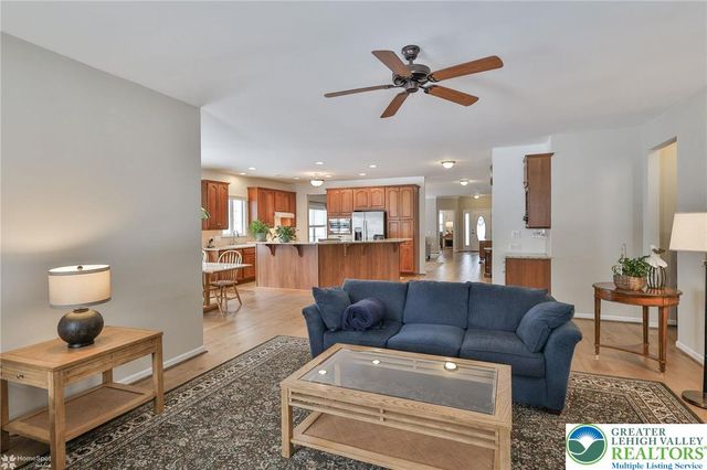 5444 Loyal Drive, Hanover Twp, PA 18017