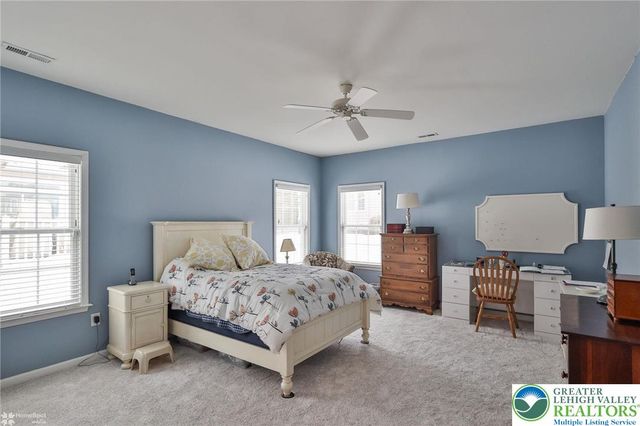 5444 Loyal Drive, Hanover Twp, PA 18017