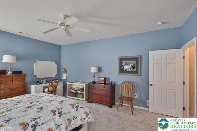 5444 Loyal Drive, Hanover Twp, PA 18017