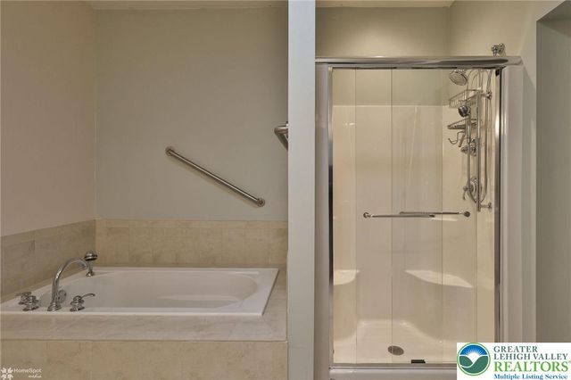 5444 Loyal Drive, Hanover Twp, PA 18017