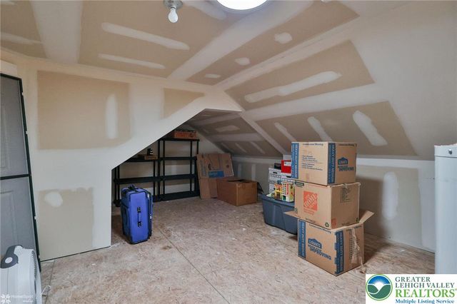 5444 Loyal Drive, Hanover Twp, PA 18017