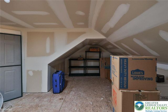 5444 Loyal Drive, Hanover Twp, PA 18017