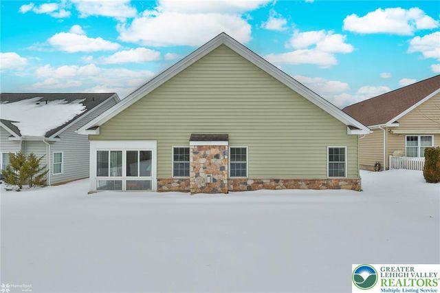 5444 Loyal Drive, Hanover Twp, PA 18017