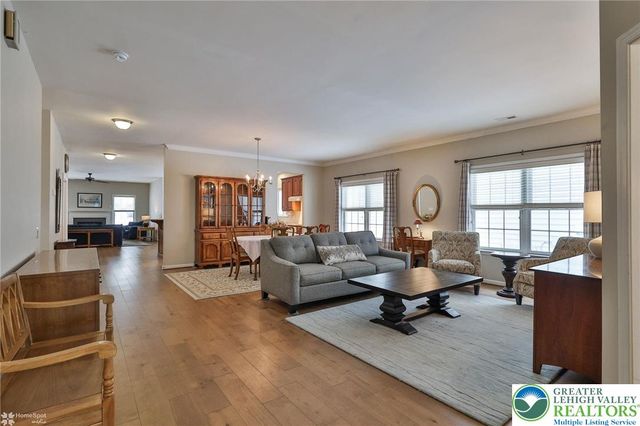 5444 Loyal Drive, Hanover Twp, PA 18017