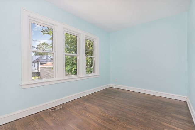 10001 S Wentworth Avenue, Chicago, IL 60628