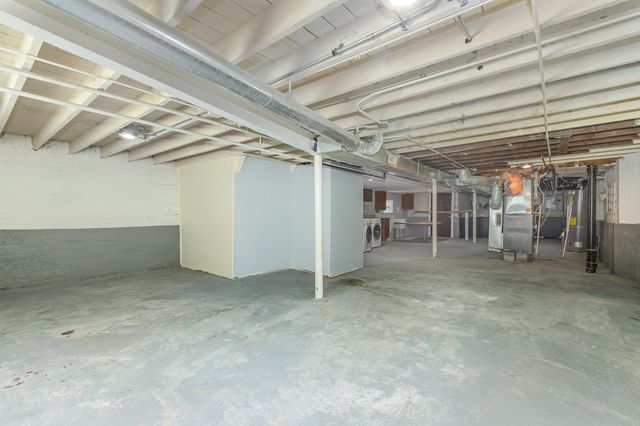 10001 S Wentworth Avenue, Chicago, IL 60628