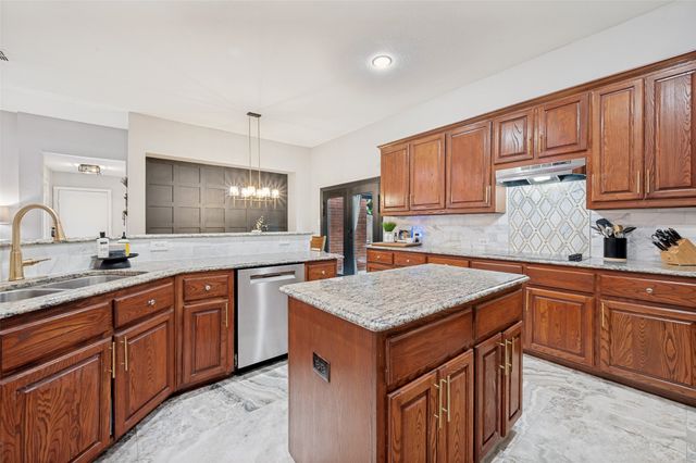 7724 Saragosa Creek Drive, Plano, TX 75025