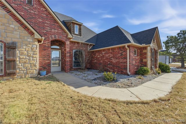 22365 Riverwood Drive, Claremore, OK 74019