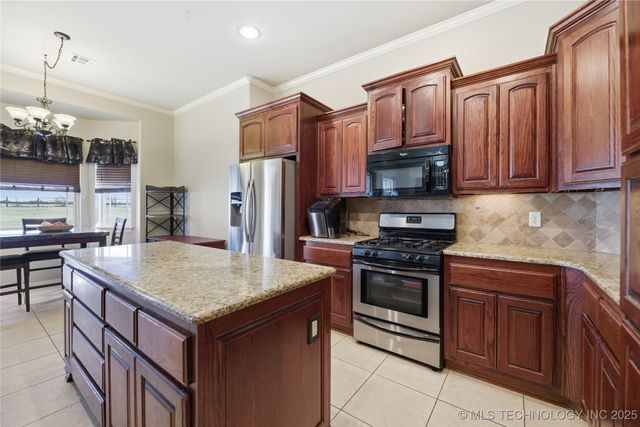 22365 Riverwood Drive, Claremore, OK 74019