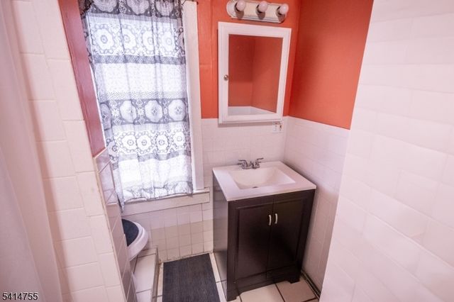 924 Grove St, Irvington Twp., NJ 07111