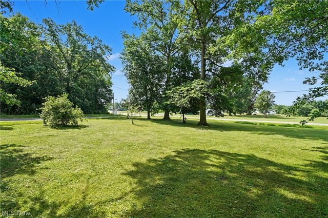3424 Painesville Warren Road, Southington, OH 44470