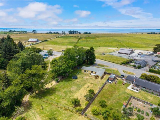 2360 Old Arcata Road Road, Bayside South, CA 95524