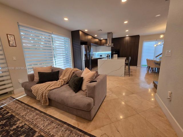 10797 NW 73rd Terrace, Doral, FL 33178