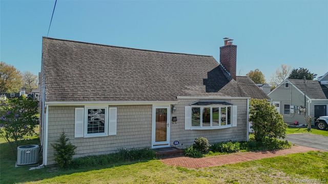 10 Bunny Lane, Amityville, NY 11701