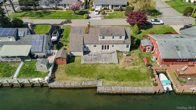 10 Bunny Lane, Amityville, NY 11701