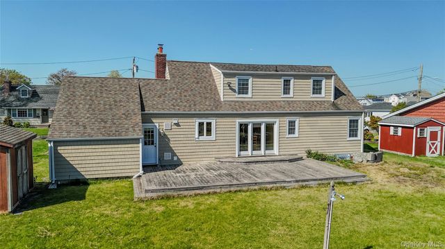 10 Bunny Lane, Amityville, NY 11701