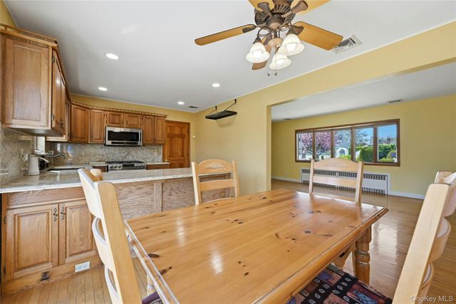 10 Bunny Lane, Amityville, NY 11701