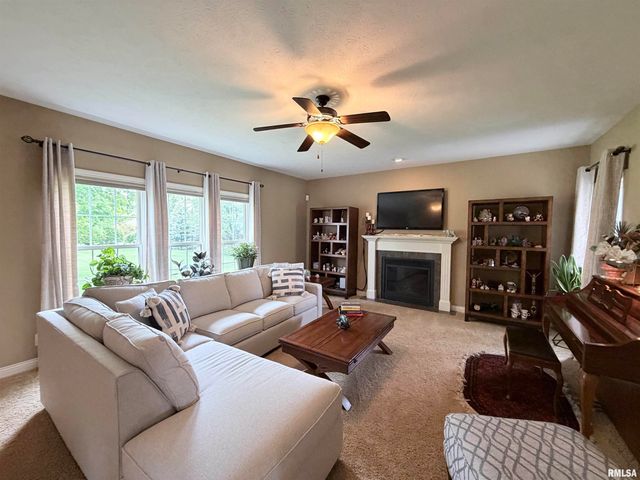 11003 N Moonstone Court, Dunlap, IL 61525