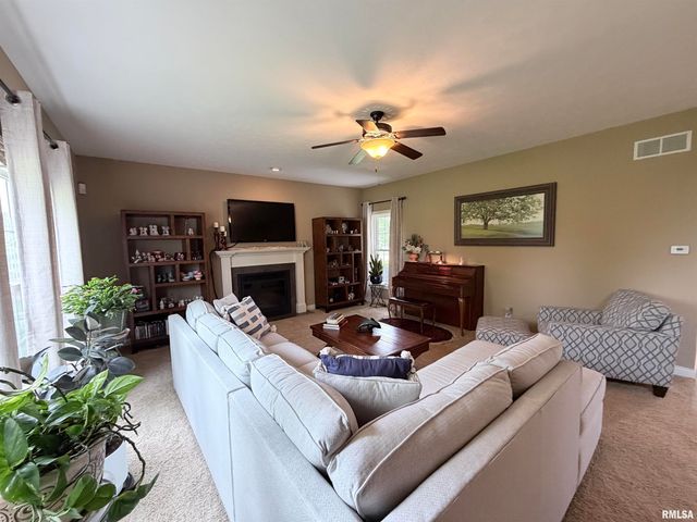 11003 N Moonstone Court, Dunlap, IL 61525