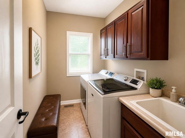 11003 N Moonstone Court, Dunlap, IL 61525