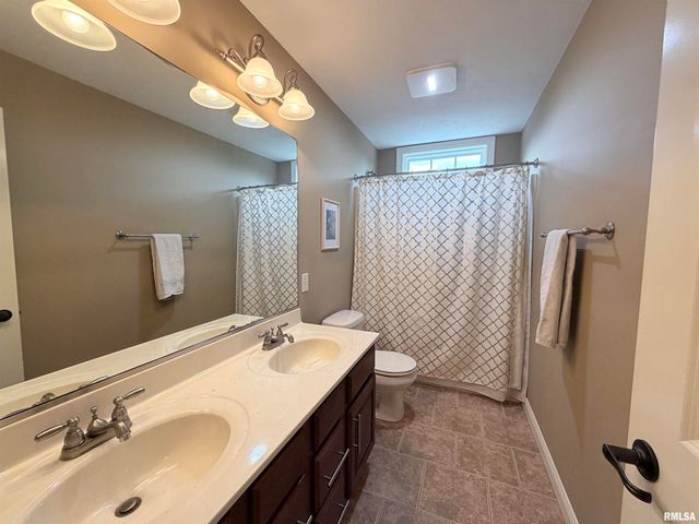 11003 N Moonstone Court, Dunlap, IL 61525