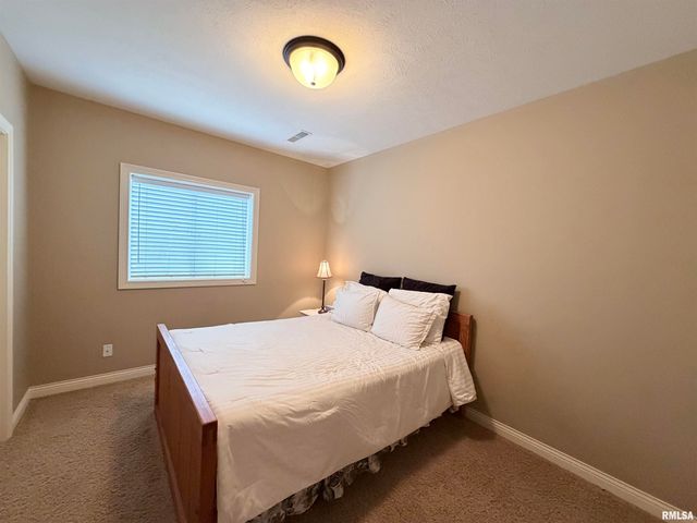 11003 N Moonstone Court, Dunlap, IL 61525
