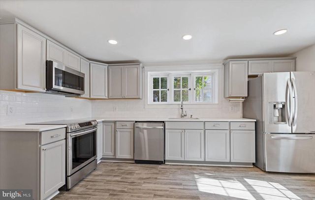 514 E LANCASTER AVE, Downingtown, PA 19335