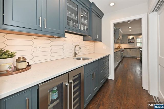 244 Ackerman Avenue, Ho-ho-kus, NJ 07423