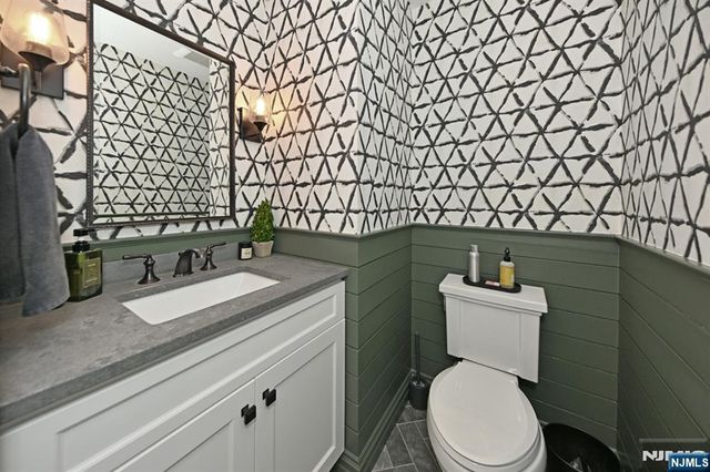 244 Ackerman Avenue, Ho-ho-kus, NJ 07423