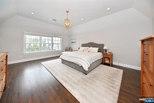 244 Ackerman Avenue, Ho-ho-kus, NJ 07423