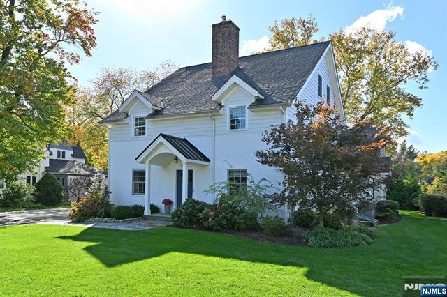 244 Ackerman Avenue, Ho-ho-kus, NJ 07423