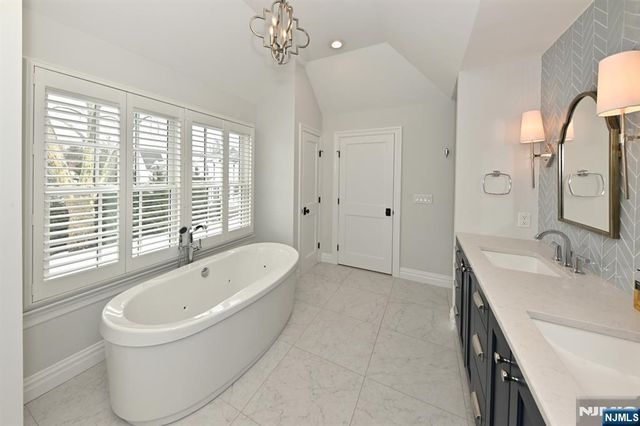 244 Ackerman Avenue, Ho-ho-kus, NJ 07423