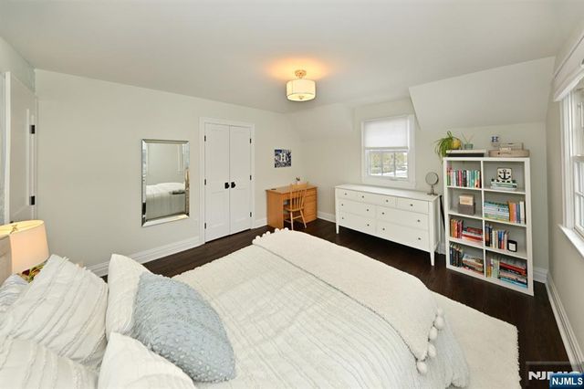 244 Ackerman Avenue, Ho-ho-kus, NJ 07423