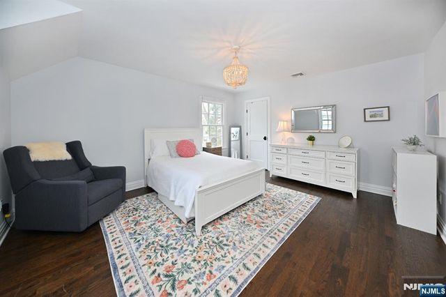 244 Ackerman Avenue, Ho-ho-kus, NJ 07423