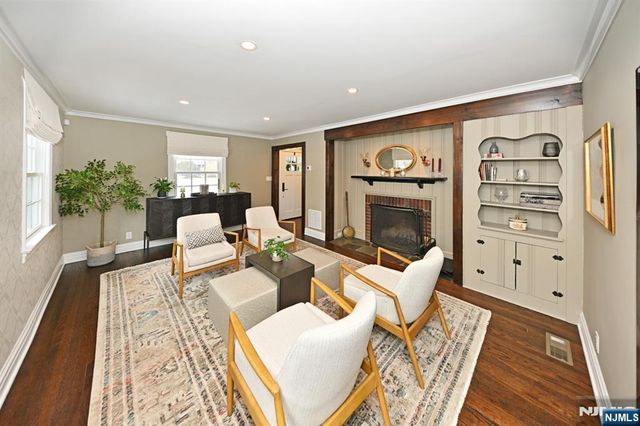 244 Ackerman Avenue, Ho-ho-kus, NJ 07423