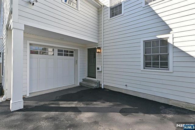 244 Ackerman Avenue, Ho-ho-kus, NJ 07423