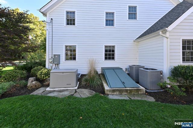 244 Ackerman Avenue, Ho-ho-kus, NJ 07423