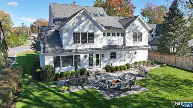 244 Ackerman Avenue, Ho-ho-kus, NJ 07423